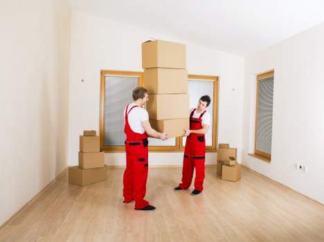 Careful loading and unloading support for local removals in St Margarets